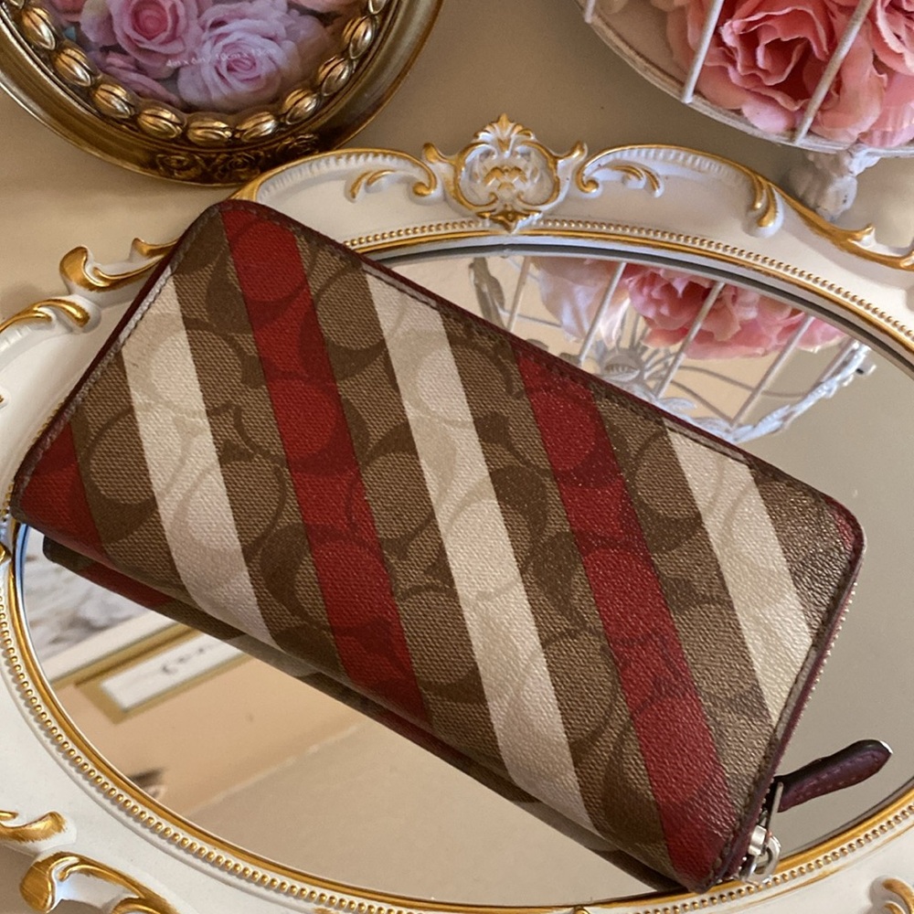 Coach Wallet - Picture 3 of 4